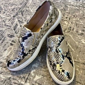 Women’s Snake Print Slip-On Shoe Size 7.5